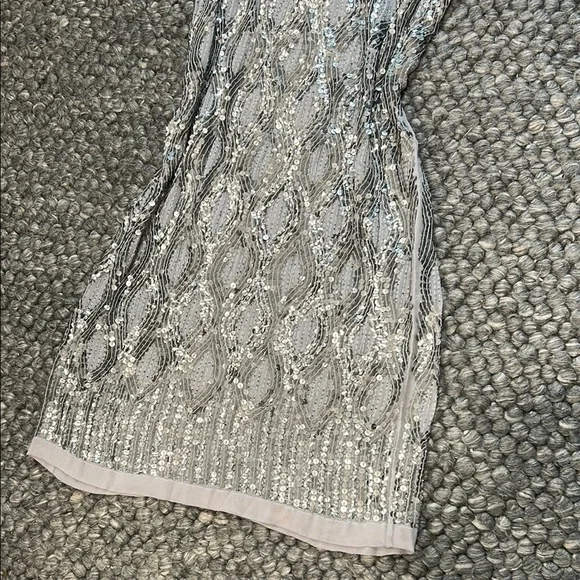 Gold Hawk 100% Silk Silver Sequin Dress Size Medium